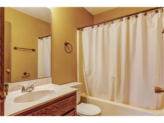 6321 Long Timber Dr, O'fallon, MO 63368 photo 17