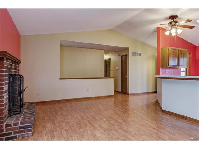 6321 Long Timber Dr, O'fallon, MO 63368 photo 9