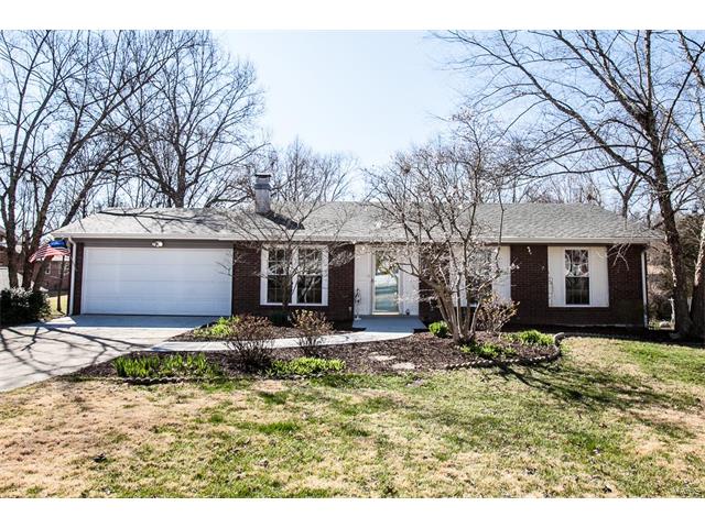 46 Roland Ave, Ballwin, MO 63021 photo 2