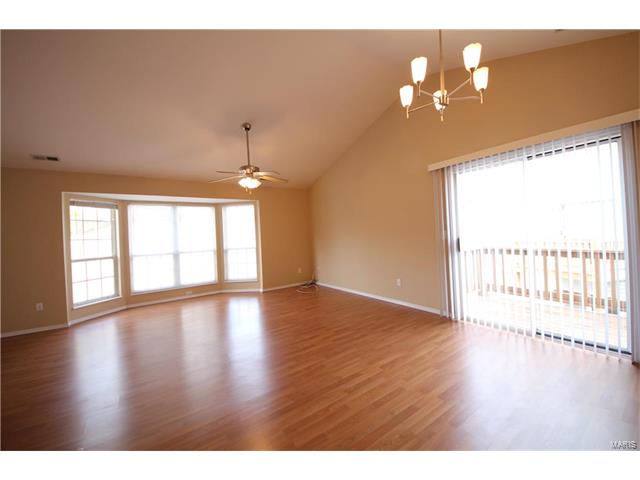 1724 Whispering Crk #D, Ballwin, MO 63021 photo 3