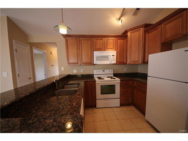 1724 Whispering Crk #D, Ballwin, MO 63021 photo 8