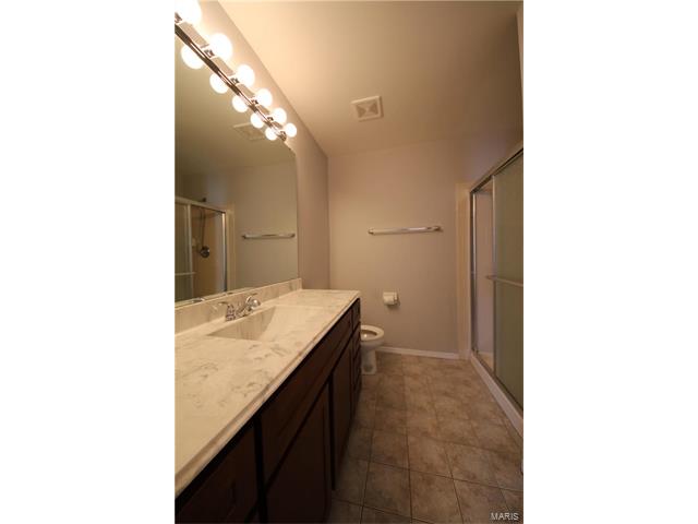 1724 Whispering Crk #D, Ballwin, MO 63021 photo 11