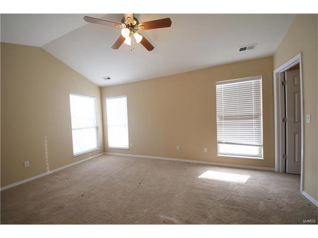 1724 Whispering Crk #D, Ballwin, MO 63021 photo 9