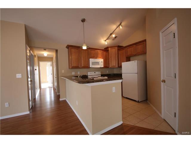 1724 Whispering Crk #D, Ballwin, MO 63021 photo 6