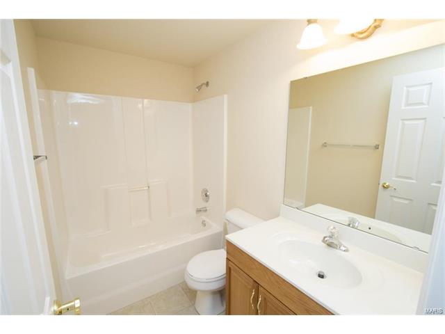 14 Eagle Bluff Ln, Saint Charles, MO 63303 photo 18