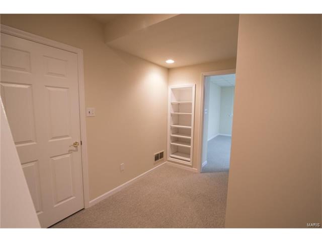 14 Eagle Bluff Ln, Saint Charles, MO 63303 photo 19