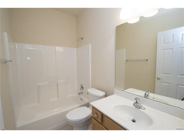 14 Eagle Bluff Ln, Saint Charles, MO 63303 photo 16