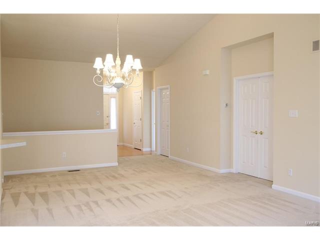 14 Eagle Bluff Ln, Saint Charles, MO 63303 photo 12