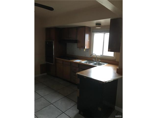 9685 Huron Dr, Saint Louis, MO 63132 photo 6