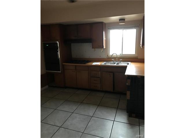 9685 Huron Dr, Saint Louis, MO 63132 photo 7