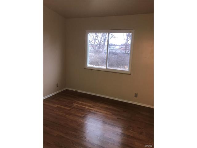 9685 Huron Dr, Saint Louis, MO 63132 photo 13