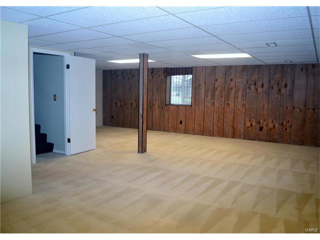 970 Imperial Pt, Ballwin, MO 63021 photo 17
