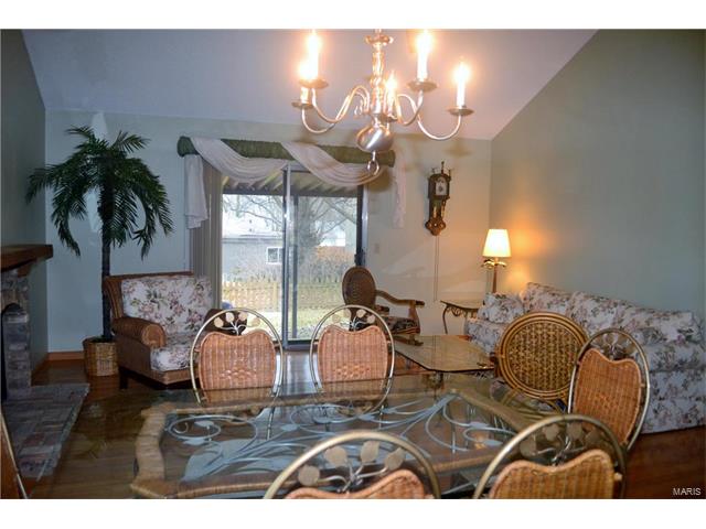 970 Imperial Pt, Ballwin, MO 63021 photo 6