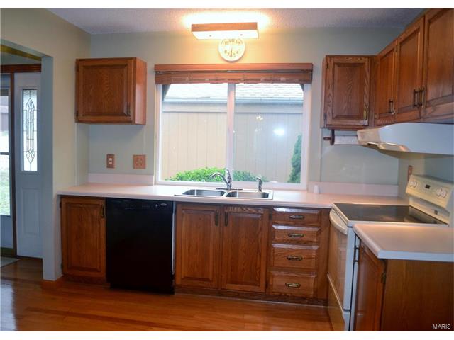 970 Imperial Pt, Ballwin, MO 63021 photo 10