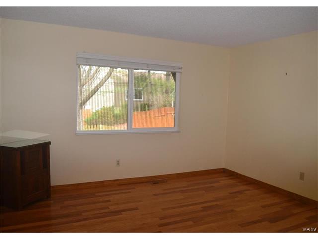 970 Imperial Pt, Ballwin, MO 63021 photo 15