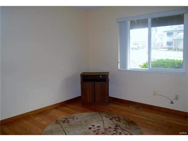 970 Imperial Pt, Ballwin, MO 63021 photo 14