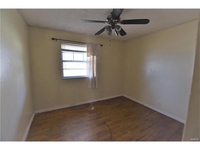 11344 Terry Ave, Bridgeton, MO 63044 photo 4