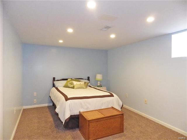 5451 Gresham Ave, Saint Louis, MO 63109 photo 27