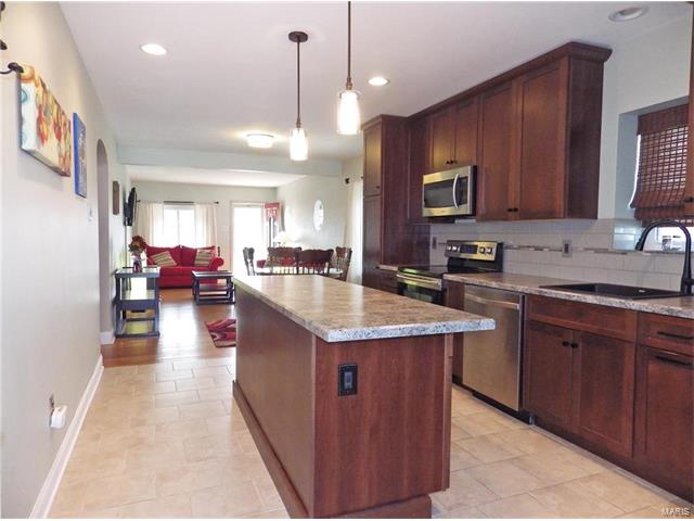5451 Gresham Ave, Saint Louis, MO 63109 photo 5