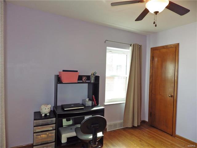 5451 Gresham Ave, Saint Louis, MO 63109 photo 17