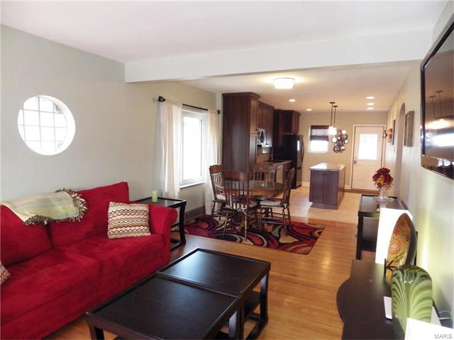 5451 Gresham Ave, Saint Louis, MO 63109 photo 3
