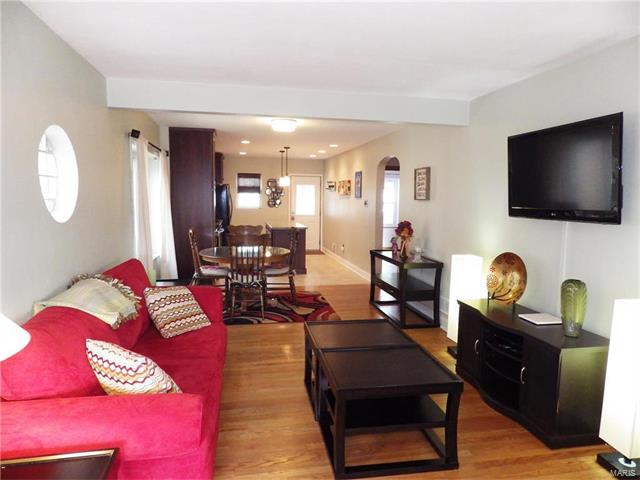 5451 Gresham Ave, Saint Louis, MO 63109 photo 2