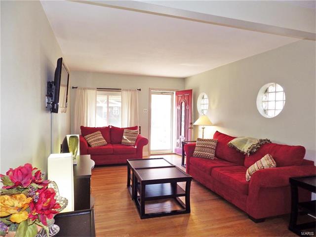 5451 Gresham Ave, Saint Louis, MO 63109 photo 11