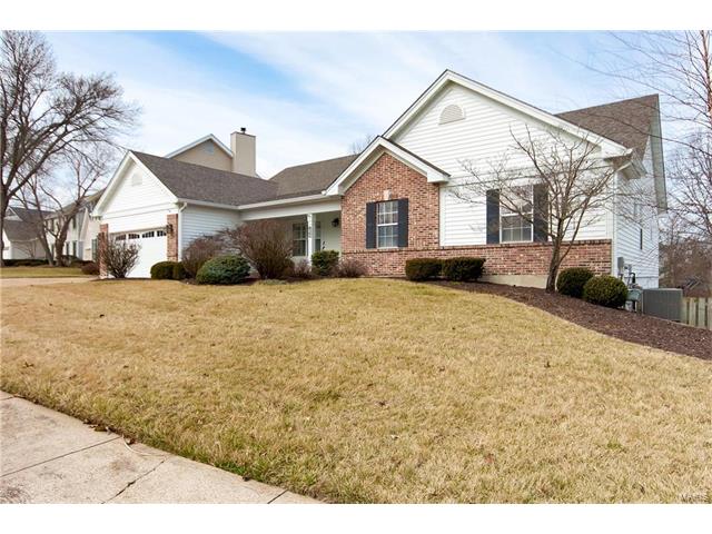 421 Winding Oaks Ct, Ballwin, MO 63021 photo 2