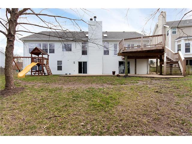421 Winding Oaks Ct, Ballwin, MO 63021 photo 4