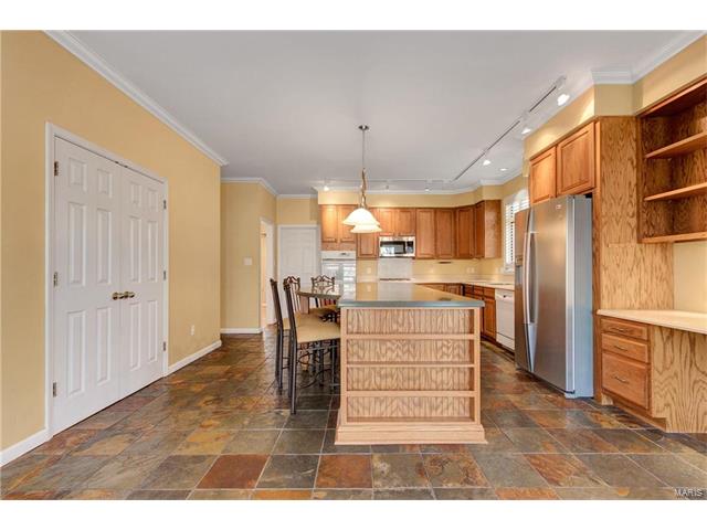 421 Winding Oaks Ct, Ballwin, MO 63021 photo 13