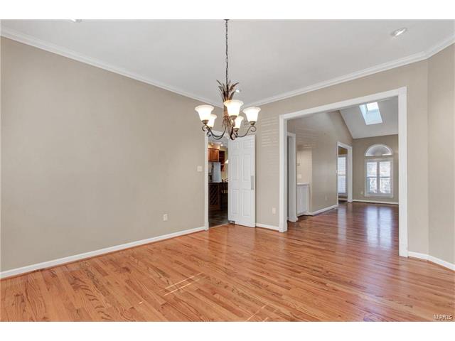 421 Winding Oaks Ct, Ballwin, MO 63021 photo 8