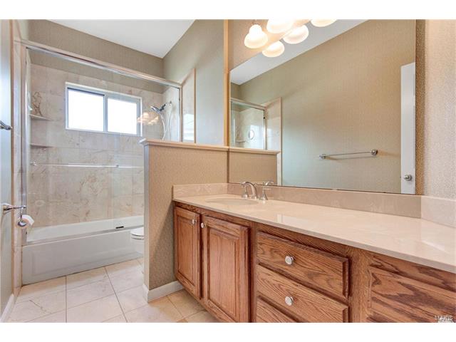 421 Winding Oaks Ct, Ballwin, MO 63021 photo 20