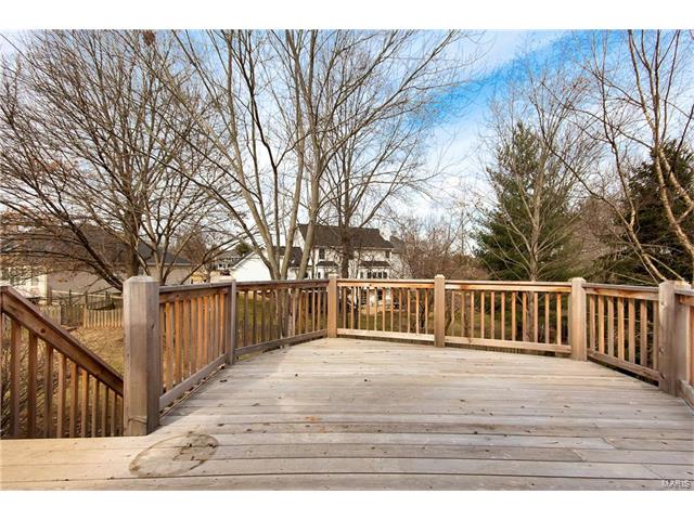 421 Winding Oaks Ct, Ballwin, MO 63021 photo 3