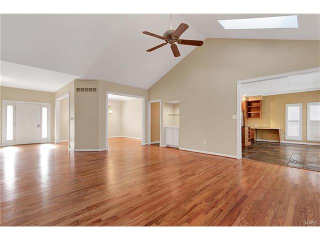 421 Winding Oaks Ct, Ballwin, MO 63021 photo 11