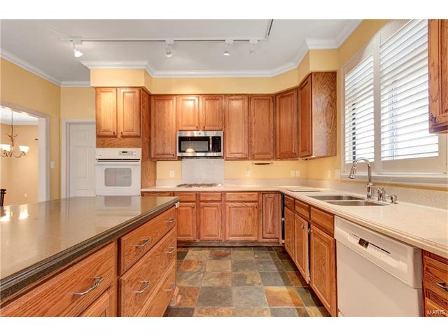 421 Winding Oaks Ct, Ballwin, MO 63021 photo 14