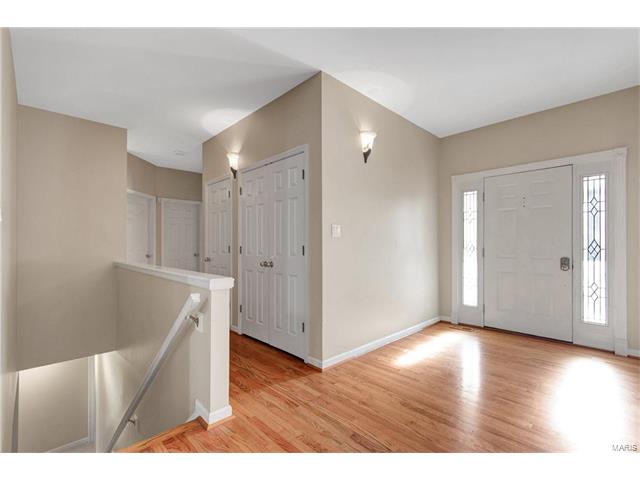 421 Winding Oaks Ct, Ballwin, MO 63021 photo 6
