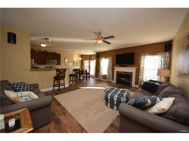 422 Spring Trce, O'fallon, MO 63368 photo 2