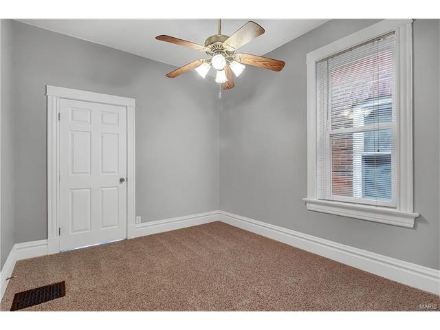 4927 Gresham Ave, Saint Louis, MO 63109 photo 16