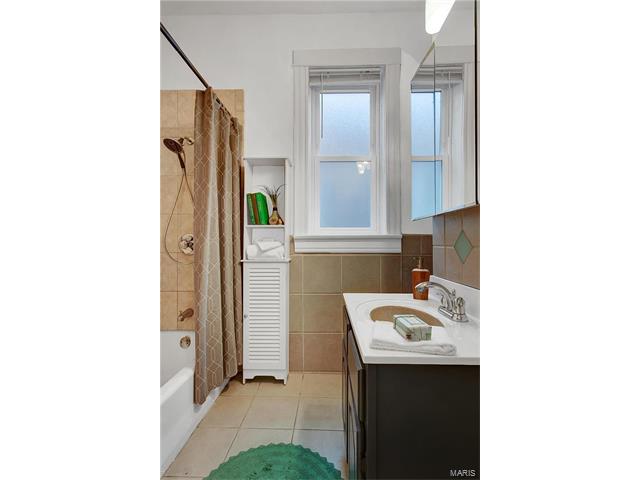 4927 Gresham Ave, Saint Louis, MO 63109 photo 13
