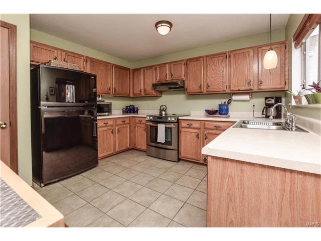 1451 Pepperdine Ct, Ballwin, MO 63021 photo 9