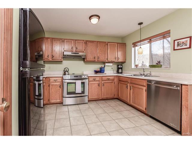 1451 Pepperdine Ct, Ballwin, MO 63021 photo 8