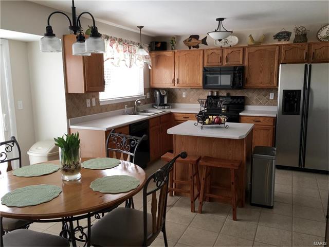 538 Topaz Dr, O'fallon, MO 63366 photo 11
