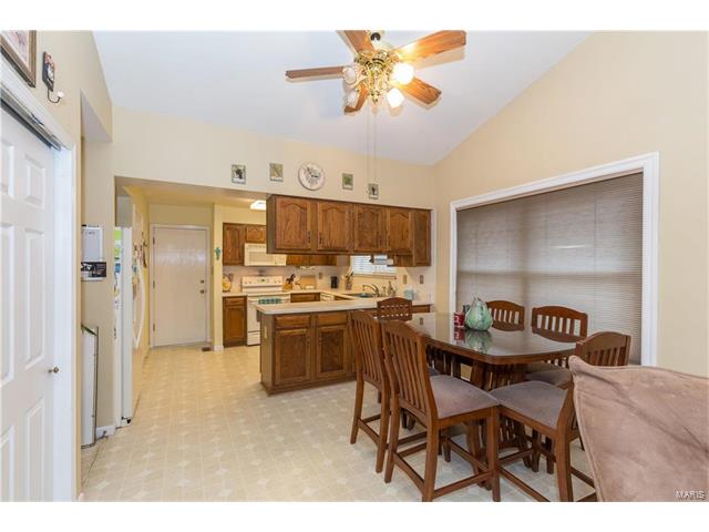 1443 Westbrooke Terrace Dr, Ballwin, MO 63021 photo 5