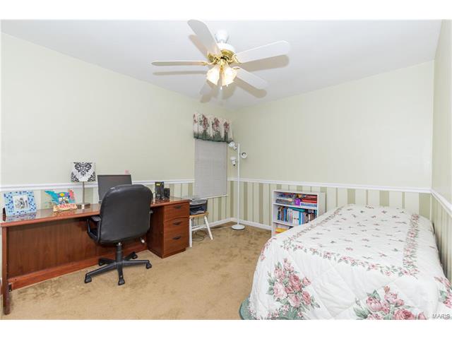 1443 Westbrooke Terrace Dr, Ballwin, MO 63021 photo 9