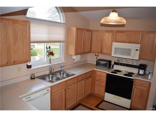 7188 Oak Stream Dr, O'fallon, MO 63368 photo 8