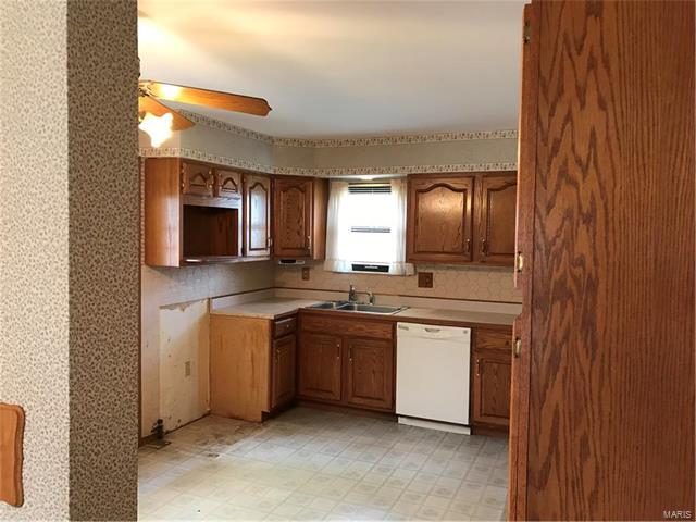 317 Croydon Ln, Ballwin, MO 63021 photo 2