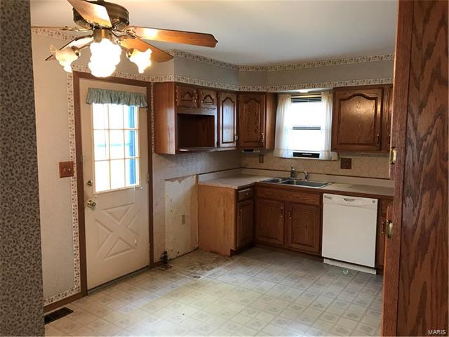 317 Croydon Ln, Ballwin, MO 63021 photo 3