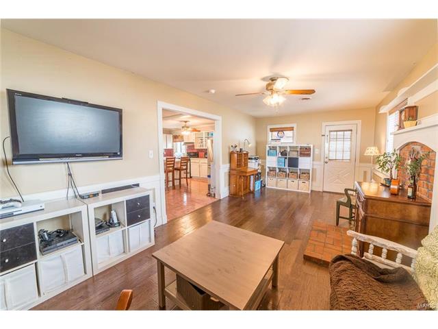 251 Ramsey Ln, Ballwin, MO 63021 photo 4