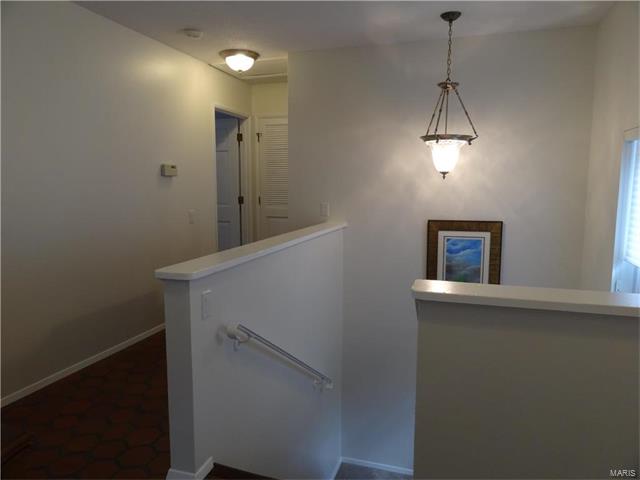 975 Silversprings Ln, Ballwin, MO 63021 photo 6