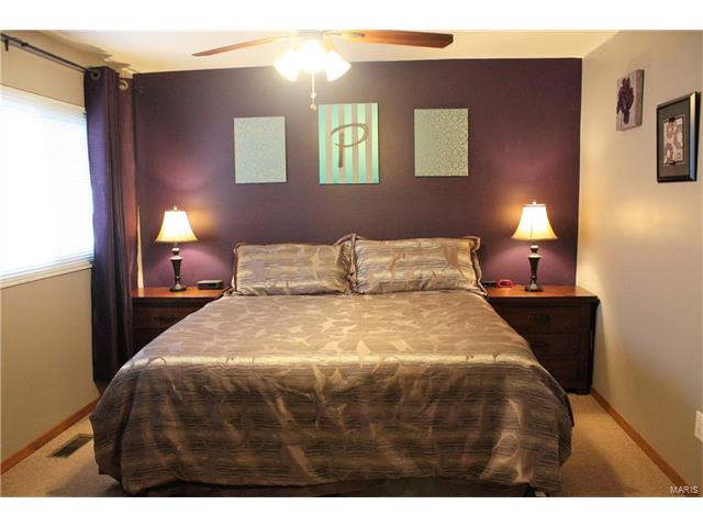 910 Parma Dr, Ballwin, MO 63021 photo 16